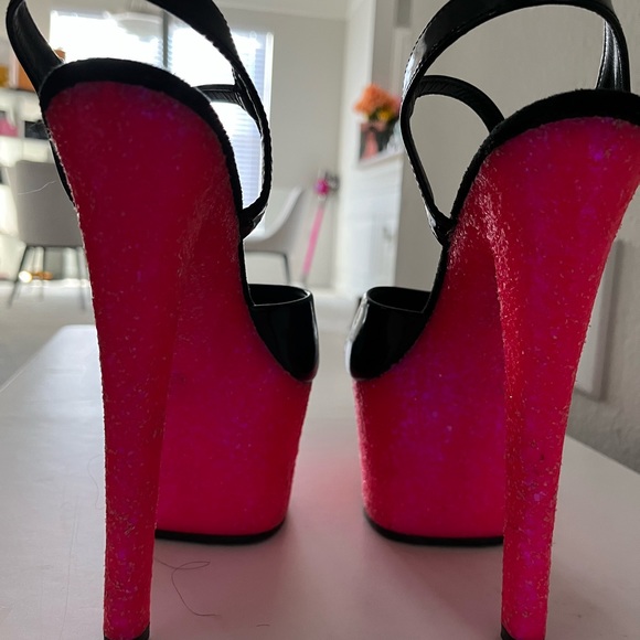 SOLD - Picture 2 of 4